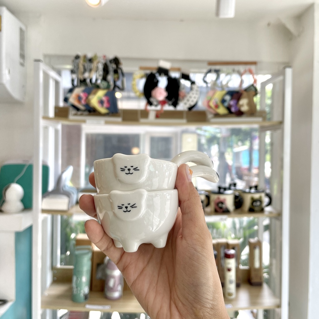 Cat sauce cup